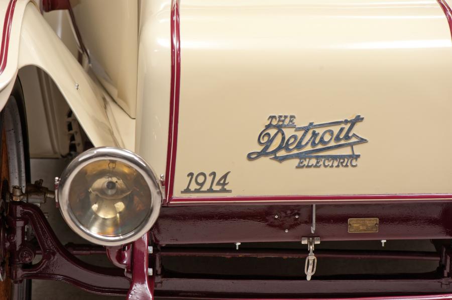  Detroit Electric Model 46 Cape Top Roadster 1914 года  (фото 17 из 26)